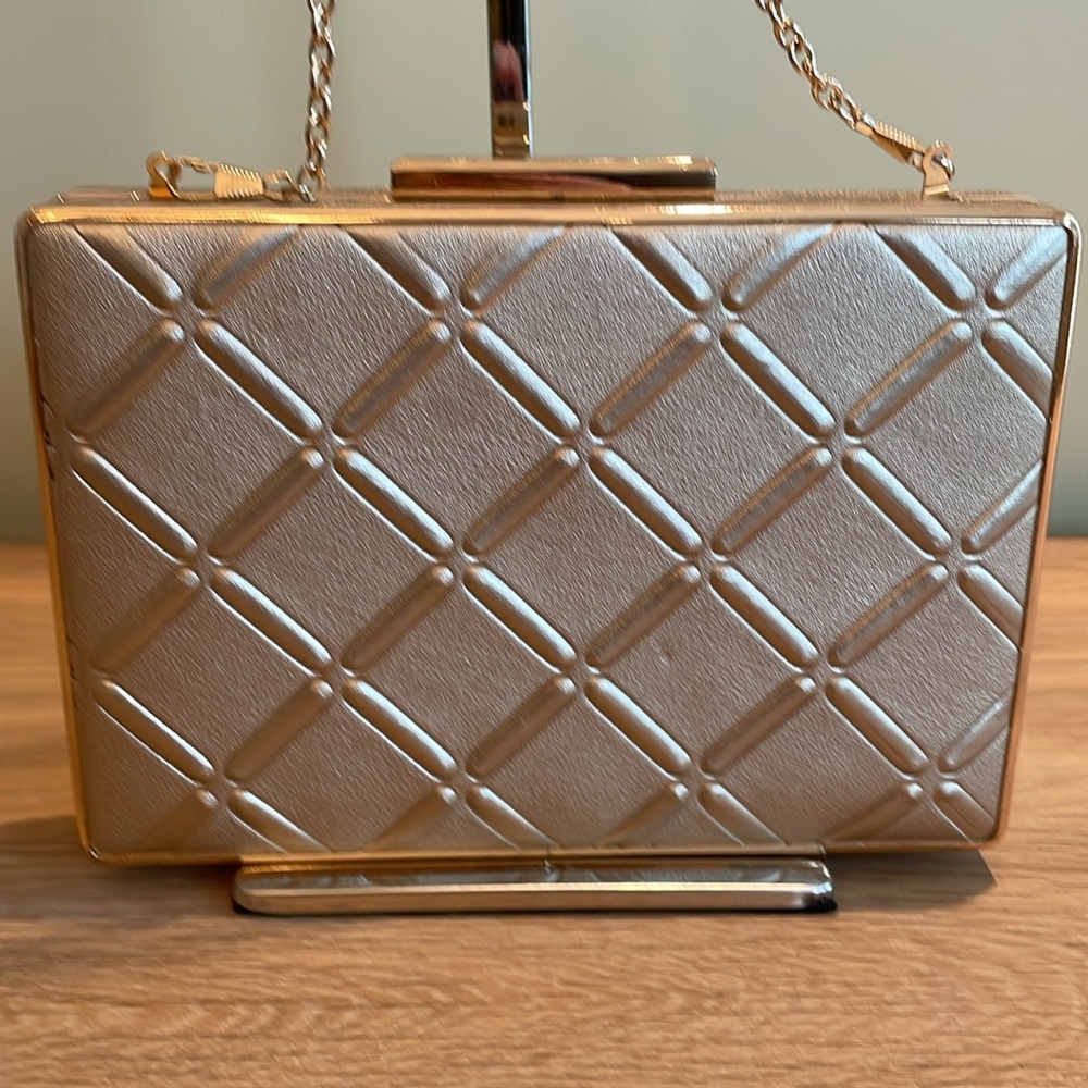 AKIRA CHICAGO BLACK LABEL BOX CLUTCH with Chain Strap Metallic Gold Textured
